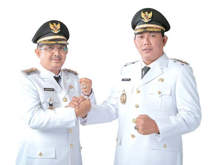 Bupati dan Wakil Bupati Tanjung Jabung Barat Drs. H. Anwar Sadat-H. Hairan, SH. FOTO : PIM