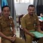 FOTO : Kepala SMA N 1 Tanjung Jabung Barat. Kadiman, ST (Kiri)