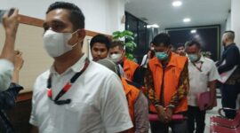 Penyidik Tipikor Polda Jambi hari ini menahan 5 Orang Tersangka kasus dugaan korupsi pembangunan Puskesmas Bungku, Kamis (24/11/22). FOTO : Ist/TribunJambi.