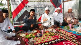 Bupati H. Anwar Sadat dan Rombongan menikmati minuman yang ditawarkan Gapura Kopi beramal, Jum'at (16/9/22). FOTO : Ardy