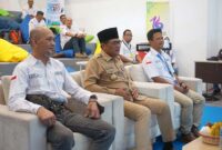 AELI Photo 3 [ foto dari kiri Nurfahmi (Ketua Umum AELI), Ir. H. Sofyan Edi Jarwoko (Wakil Walikota Malang) , Tri Cahyono Putra (Angota AELI).
