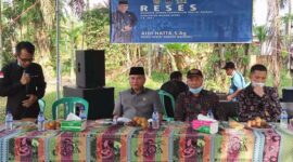 Aidi Hatta S.Ag Anggota DPRD Kabupaten Muaro Jambi Saat Reses di Desa Mekar Jaya RT 20, kecamatan Sungai Gelam, Kabupaten Muaro Jambi, Sabtu (25/12/21). FOTO : Noval