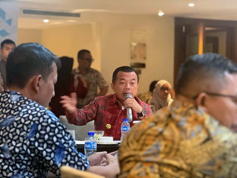 Gubernur Jambi, Al Haris Saat Memimpin Rapat Koordinasi Nasional ADPMET di Jakarta, Kamis (7/8/25). FOTO : HUMAS