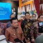Gubernur Jambi Al Haris diwawancarai Wartawai Usai Penandatangan Kerjasa 3 RS, Jum’at (17/6/22). malam.. FOTO : Ist