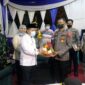 Gubernur Jambi Al Haris Saat Meninjau Pos Pelayanan di Citra Raya City, Minggu (1/5/22) malam.