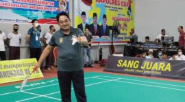 Bupati Tanjab Barat H. Anwar Sadat Saat Menjajal pada Pertandikan Pembbuka (Eksebisi). FOTO : LT