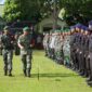 Danrem 042/Gapu Brigjen TNI Supriono Pimpin Apel Gelar Pasukan Pengamanan VVIP di Markas Batalyon Infanteri Raider 142/KJ, Jambi. Senin (15/5/23). FOTO : PENREM