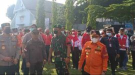 Gubernur Jambi Al Haris pimpin Apel Siaga Bencana karhutla Provinsi Jambi tahun 2022 di lapangan apel Makorem 042 Gapu Jambi, Jum at (10/6/22). FOTO : Noval