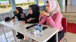 Kalapas Perempuan Jambi, Hani Anggraeni  Saat Berikan Sosialisasi Kepada Seluruh Tahanan dan Palkam. FOTO : HMS
