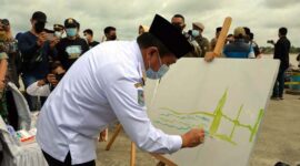 Al Haris Buka Saat Meresmikan Pembukaan Lomba Lukis Sungai Batanghari di kawasan Pasar Angso Duo, Rabu (05/01/22). FOTO : Noval