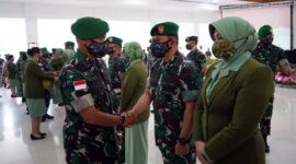 Pangdam Mayjen TNI Ignatius Yogo Triyono Ketika Memimpin Sertijab sejumlah pejabat Kodam XVII Cenderawasih di Aula Tonny Rompis Makodam. (FOTO : teraspapua.com)


