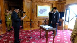 Pelantikan Arif Budiman Menjadi Sekrestaris DPRD Provinsi Jambi. FOTO : HMS