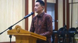 Pj. Bupati Muaro Bachyuni Deliansyah SH MH Saat Sambutan Malam Resepsi Kenegaraan dalam rangka hari ulang tahun (HUT) RI ke-77 di Aula Rumah Dinas Bupati, Rabu (17/8 22). FOTO : Ist
