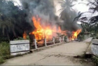 Kondisi Satu Unit Rumah di RT 33 Desa Suban, Kecamatan Batang Asam yang terbakar, Rabu (29/11/23). FOTO : Tangkapan Layar 