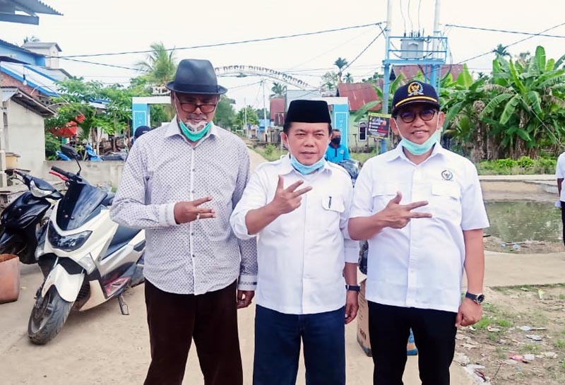 FOTO : H. Bakri Ketua DPW PAN Provinsi Jambi (kanan) Al Haris (tengah) Bupati Tanjab Timur H. Abdullah Hick di Tanjung Jabung Timur, Kamis (15/10/20)