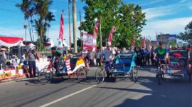 Lomba Balap Becak Rangkaian giat HUT Kemerdekaan RI ke-77 dan Hari jadi Tanjung Jabung Barat ke-57 Tahun 2022, Senin (15/8/22). FOTO : LT
