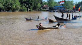 Balap Pompong HUT RI di Desa Kuala Indah Meriah. FOTO : Lintastungkal.com