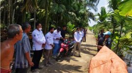 Banjir di Desa Mandala Jaya, Karang Taruna Tanjab Barat Berikan Bantuan, Sabtu (26/3/22). FOTO Karang Taruna TJB