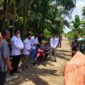 Banjir di Desa Mandala Jaya, Karang Taruna Tanjab Barat Berikan Bantuan, Sabtu (26/3/22). FOTO Karang Taruna TJB