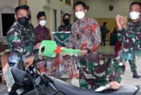 FOTO : Pangdam II/Sriwijaya, Mayjen TNI Agus Suhardi saat Menerima Penyerahan Bantuan Kendaraan Ops dari SKK Migas SUMBAGSEL-KKKS PetroChina International Jabung Ltd.