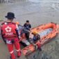 Petugas Unit Siaga SAR Kuala Tungkal Basarnas Jambi Persiapan Guna Melakukan Pencarian Korban. FOTO : HMs