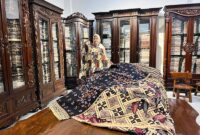 Setia Pada Lilin, Bukan Printing: Dimas Batik Jadi Penjaga Terakhir Batik Tulis Tasikmalaya. FOTO : IST
