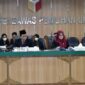 Empat Majelis Sidang Bawaslu (kiri ke kanan) yakni Herwyn JH Malonda, Puadi, Lolly Suhenty, dan Totok Hariyono saat membacakan putusan atas laporan dugaan pelanggaran administrasi pemilu dari tujuh partai politik calon peserta Pemilu 2024 di Gedung Bawaslu, Jakarta 13 September 2022/Foto: Pemberitaan dan Publikasi Bawaslu RI, Selasa (13/9/22). FOTO : bawaslu