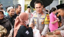 Kapolda Jambi Irjen Pol. Krisno H. Siregar pada Saat Bazar Ramadhan Polri Presisi dan Baksos Bhayangkari 2025. FOTO : HMS