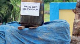 Barang Bukti BBM Jenis Solar yang Diamankan Satpolairud Polres Tanjab Timur dari Pelaku MNS. FOTO : Hms