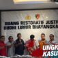 Pelaku BIS Tak Berkutik Saat Ditangkap Polisi Anggota Gabungan Opsnal Sat Reskrim dan Sat Narkoba Polres Merangin pada Rabu (28/6/23). FOTO : Hms
