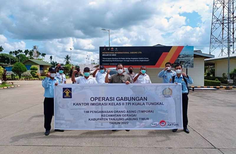 Operasi Gabungan Kantor Imigrasi Kelas II TPI Kuala Tungkal di Geragai, Tanjung Jabung Timur, Rabu (16/3/22). FOTO : Istimewa