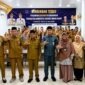 Bupati Anwar Sadat didampingi Sekretaris Daerah Hermansyah, Kepala BKPSDM Saldi, narasumber, serta peserta berfoto bersama usai membuka Bimbingan Teknis (Bimtek) Penerapan ASN Corporate University di Hotel Grand Ar-Riyadh Kuala Tungkal, Senin (29/6/2026). (FOTO : Dok. Istimewa/LT)