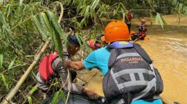 Tim SAR Gabungan Menemukan Rohim, Bocah Korban Tenggelam di Sungai Tantan Merangin Ditemukan Sejauh 6 KM dari Lokasi dilaporkan Tenggelam. FOTO : HUMAS