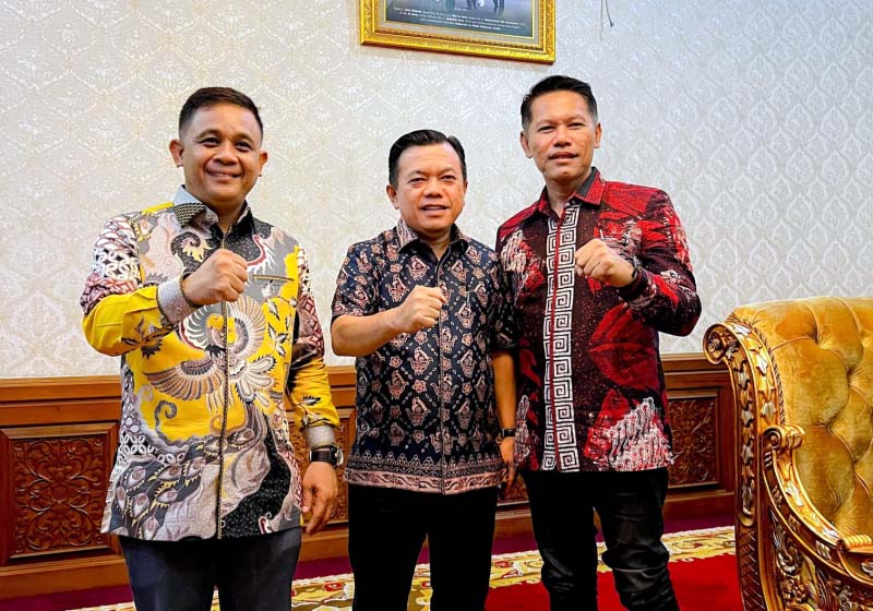 Budi Setiawan (Kiri) dan Cecep Suryana (Kanan) Saat Bertemu dengan Gubernur Jambi Al Haris. [FOTO : Jambiupdate/Ist]