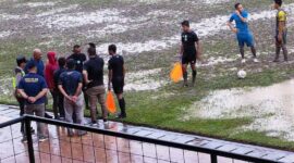 Detik-Detik Bupati Cup 2022 Dihentikan Sampai Batas Waktu Tak Ditentukan. FOTO : Ist