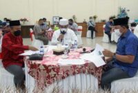 Bupati H. Anwar Sadat pimpin Rapat Persiapan Pelaksanaan MTQ Ke-50 Tingkat Provinsi Jambi di Aula Rumah Dinas Bupati, Senin (02/08/21). FOTO : PROKOPIM
