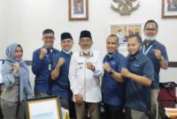 FOTO : Bupati Tanjung Jabung Barat H. Anwar Sadar Saat Menerima Kunjungan Silaturrahmi dan Audiensi Pimpinan dan Redaksi Media Harian Tribun Jambi, Senin (29/03/21).