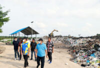 Bupati H. Anwar Sadat Meninjau Langsung ke Tempat Pembuangan Akhir (TPA) Lubuk Terentang di Desa Lubuk Terentang, Kecamatan Betara, pada Jumat (6/2/26). FOTO : Dokpim