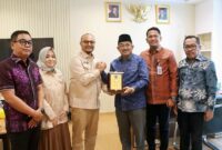 Dorong Transformasi Kawasan Pesisir, Bupati Anwar Sadat Lobi Kemen PKP Tambah Alokasi Bedah Rumah. FOTO : PROKOPIM