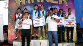 Kapolda Jambi Irjen Pol Rusdi Hartono Menutup Kejuaraan Badminton Piala Kapolda Jambi tahun 2023, Minggu (25/6/23). FOTO : Dhea