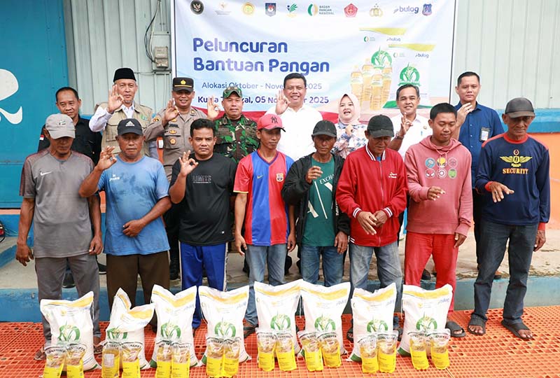 Wakil Bupati Katamso Luncurkan Bantuan Pangan Beras Bulog untuk Keluarga Penerima Manfaat. FOTO : Dokpim