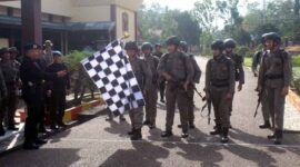 Dansat Brimob Polda Jambi Kombes Pol Nadi Chaidir Ketika Melepas Peserta Lomba KLBM di Mako Brimob Batalyon A Pelopor, Sungai Bertam, Muaro Jambi, Senin (24/10/22). FOTO : Dhea