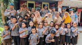 Bripka Heri Prasetyo Hibahkan Seluruh Tukin untuk Sekolah TK Gratis di Pelosok DIY. FOTO : Ist