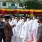 Bupati Indragiri Hilir (Inhil) H. Muhammad Wardan Saat Melantik 96 Orang Kepala Desa terpilih pada Pilkades Serentak 2021 di Lapangan Utama Gajah Mada, Tembilahan, Rabu (29/12/21). FOTO : Arsyad.