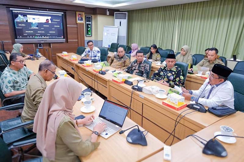 Bupati H. Anwar Sadat Saat Pimpin Audiensi dengan Direktur Jenderal DAS dan Rehabilitasi Hutan Direktorat Konservasi Tanah dan Air KLHK di Jakarta, Senin (04/12/23). FOTO : DOkpim