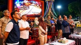 Menuju Smart City yang aman dan responsif! Wali Kota Jambi Maulana memimpin langsung deklarasi integrasi 1.084 CCTV RT ke pusat kendali JCOC. Melalui integrasi digital ini, rekaman pengawasan kini resmi memiliki kekuatan hukum penuh sebagai alat bukti kejahatan demi menjamin keamanan total bagi seluruh warga Kota Jambi. (FOTO : Dok. Istimewa)