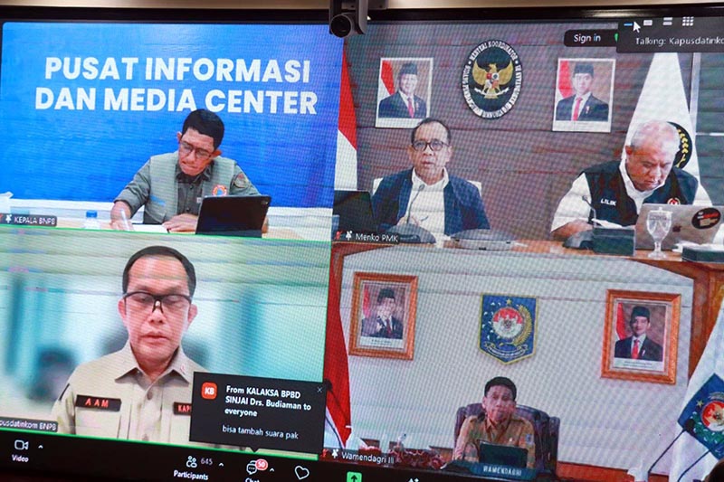Kepala BNPB Letjen TNI Suharyanto cara Rapat Apel Kesiapsiagaan Bencana Hidrometeorologi Basah yang diselenggarakan di Jakarta pada Senin (29/12/2025). FOTO : Prokopim
