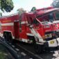Kondisi Salah Satu Mobil Tangki Damkar Kota Jambi yang Ringsek Pasca Insiden Tabrakan. FOTO : Noval.