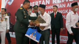 Danrem 042/Gapu Brigjen TNI Supriono Saat Hadiri Penyerahan Remisi di Lembaga Pemasyarakatan Kelas IIA, Jalan Kapten Pattimura Kel, Rawasari, Kec. Alam barajo, Kota Jambi, Kamis (17/8/23). FOTO : PENREM
