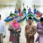Bupati Muaro Jambi Hj. Masnah Busro menghadiri acara Ulang Tahun Desa Tanjung Lanjut Kecamatan Sekernan, Kabupaten Muaro Jambi, Provinsi Jambi, Minggu (23/1/22). FOTO : Noval